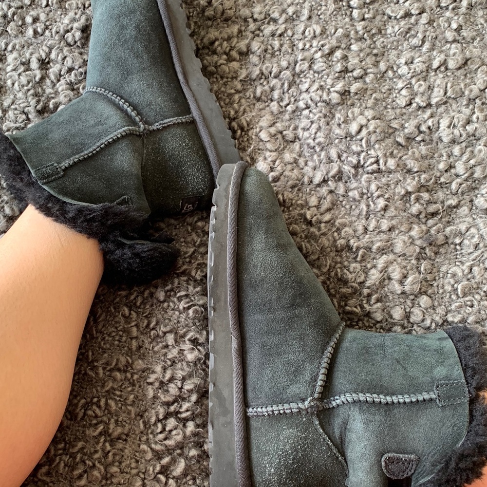 UGG - Picture 7 of 8